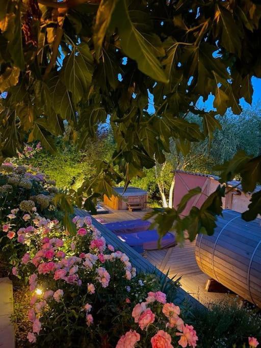 Gîte de charme pour couple avec sauna et jacuzzi extérieurs privatifs Peaugres Exterior foto